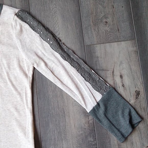 Filly Flair waffle thermal top with lace Size S - Picture 2 of 12